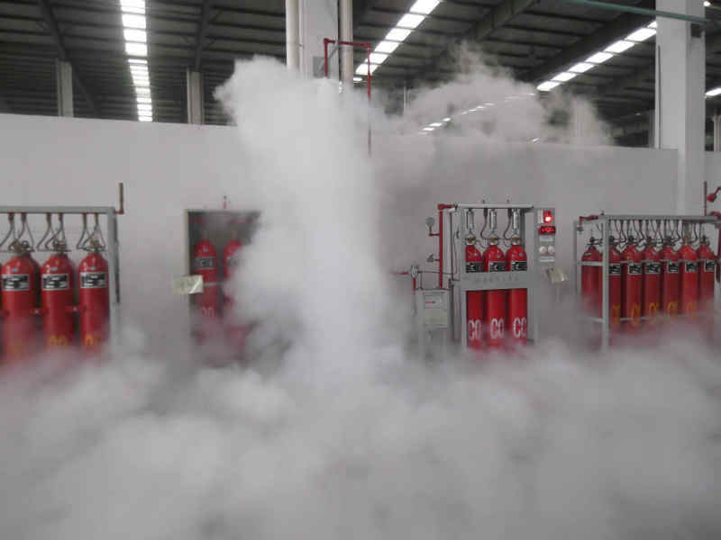 高壓二氧化碳滅火設(shè)備實際使用高壓氣體滅火實拍現(xiàn)場